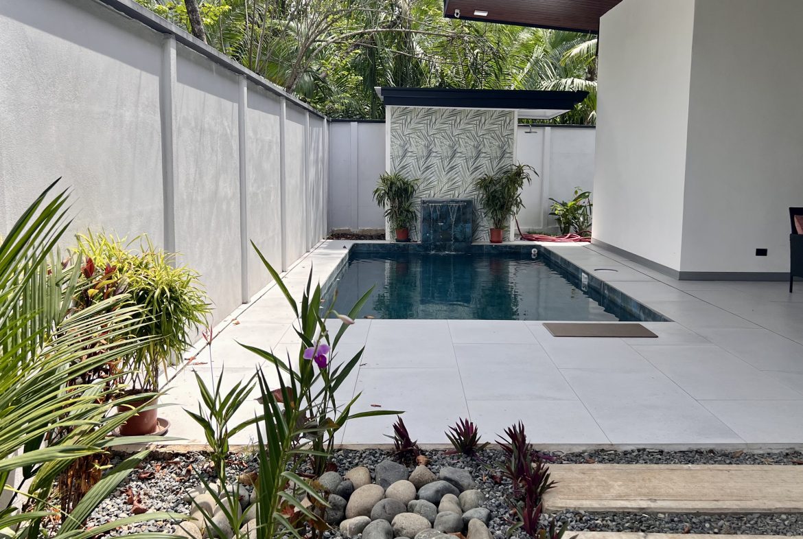 MODERN 3-BEDROOM HOME WITH POOL IN PRIME UVITA LOCATION – EXPANSION POTENTIAL INCLUDED – 0.2 ACRES, Uvita, Costa Rica — photo 4
