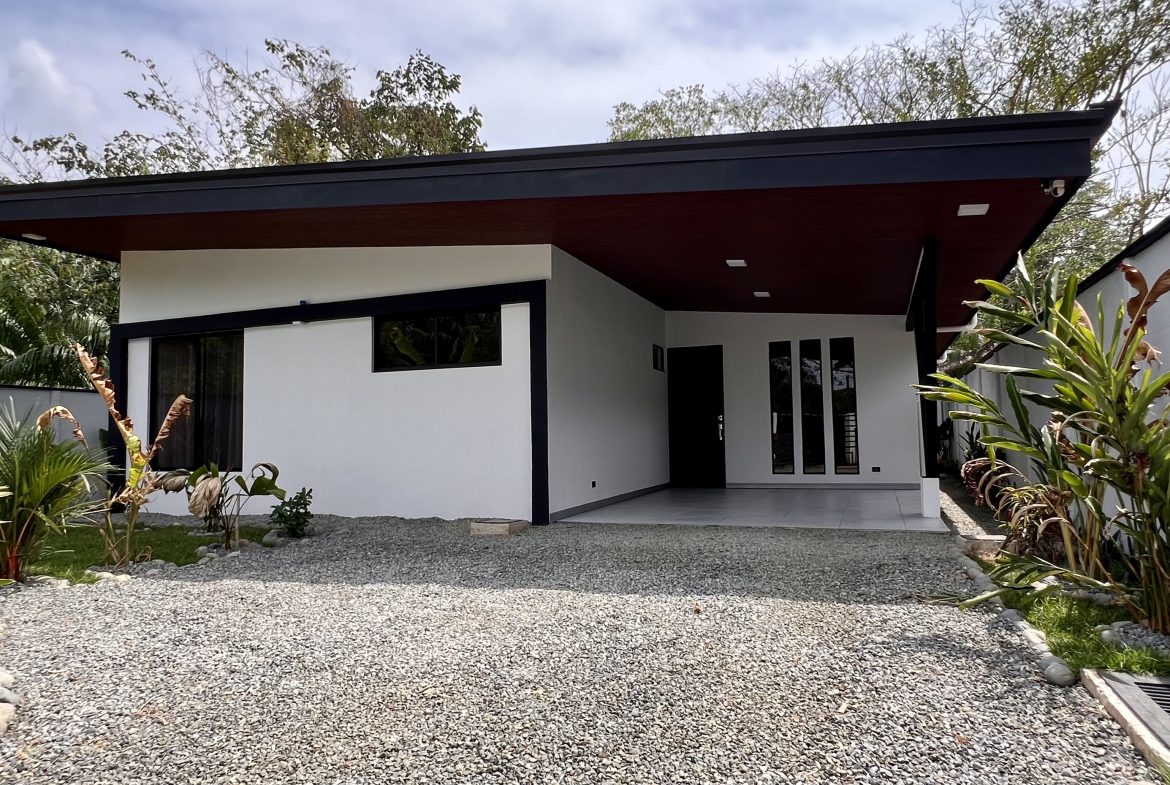 MODERN 3-BEDROOM HOME WITH POOL IN PRIME UVITA LOCATION – EXPANSION POTENTIAL INCLUDED – 0.2 ACRES, Uvita, Costa Rica — photo 3