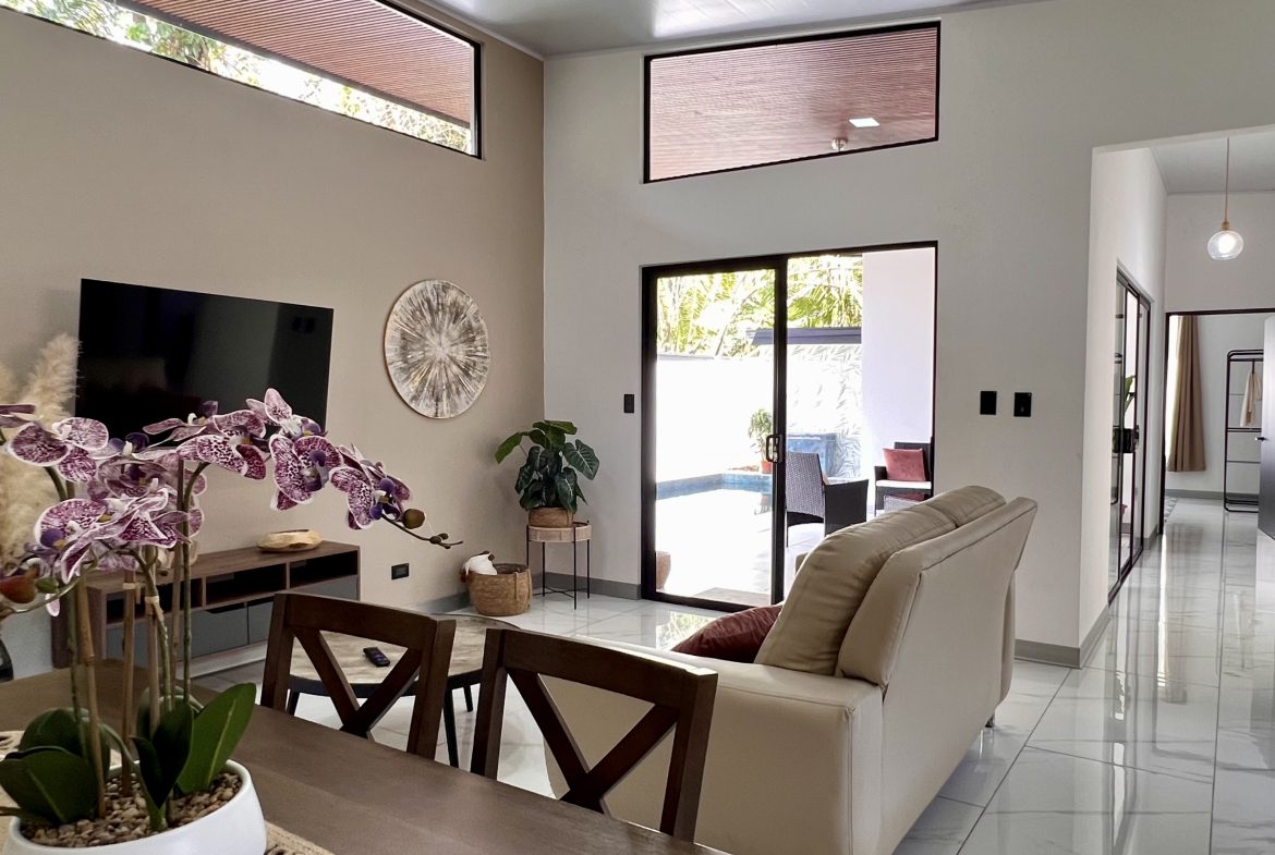 MODERN 3-BEDROOM HOME WITH POOL IN PRIME UVITA LOCATION – EXPANSION POTENTIAL INCLUDED – 0.2 ACRES, Uvita, Costa Rica — photo 8