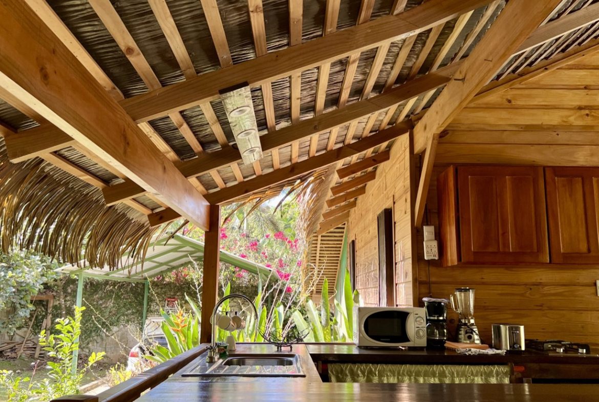 TROPICAL WOODEN STILT HOME IN OJOCHAL – RUSTIC CHARM & INVESTMENT POTENTIAL – 0.5 ACRES, Uvita, Costa Rica — photo 7