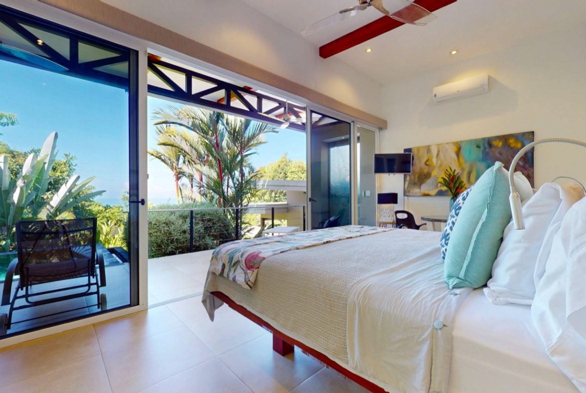 PROPERTY WITH OCEAN VIEW AND A GUEST HOUSE IN PIÑUELA -1.39 ACRES