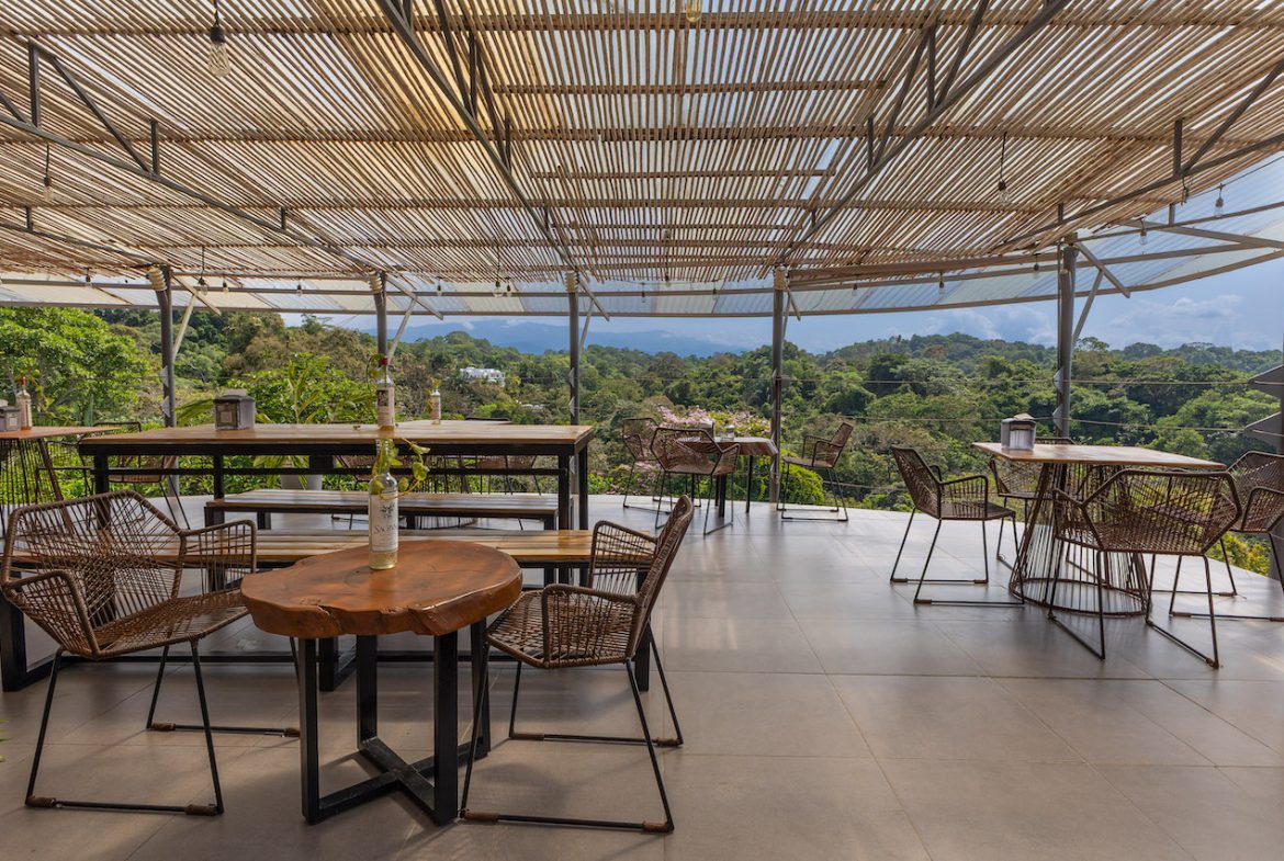 49 ROOM HOTEL FOR SALE IN CENTRAL MANUEL ANTONIO – 3.7 ACRES