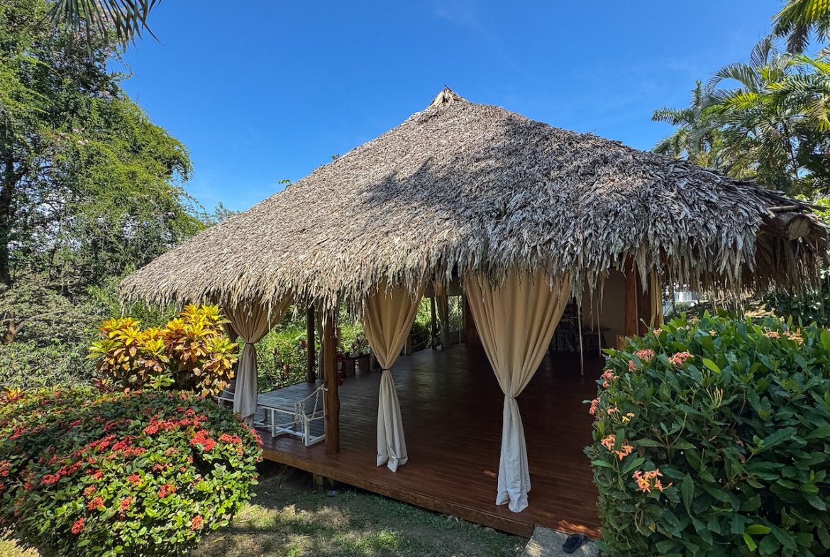 49 ROOM HOTEL FOR SALE IN CENTRAL MANUEL ANTONIO – 3.7 ACRES