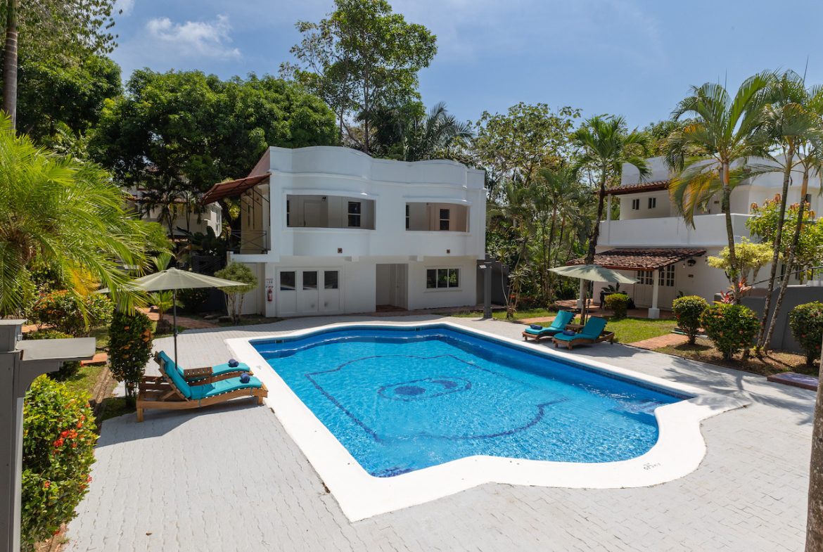 49 ROOM HOTEL FOR SALE IN CENTRAL MANUEL ANTONIO – 3.7 ACRES