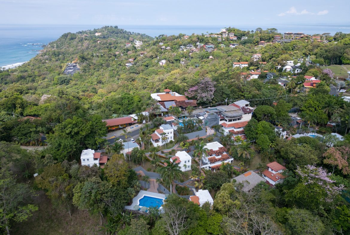 49 ROOM HOTEL FOR SALE IN CENTRAL MANUEL ANTONIO – 3.7 ACRES