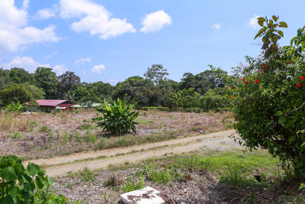 Ready to Build, Centrally located .38 acre Ojochal Lot with Mountain Views