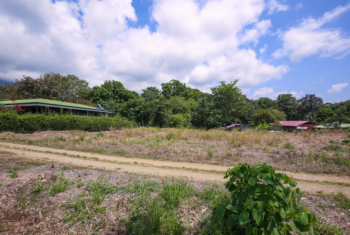 Ready to Build, Centrally located .29 acre Ojochal Lot with Mountain Views