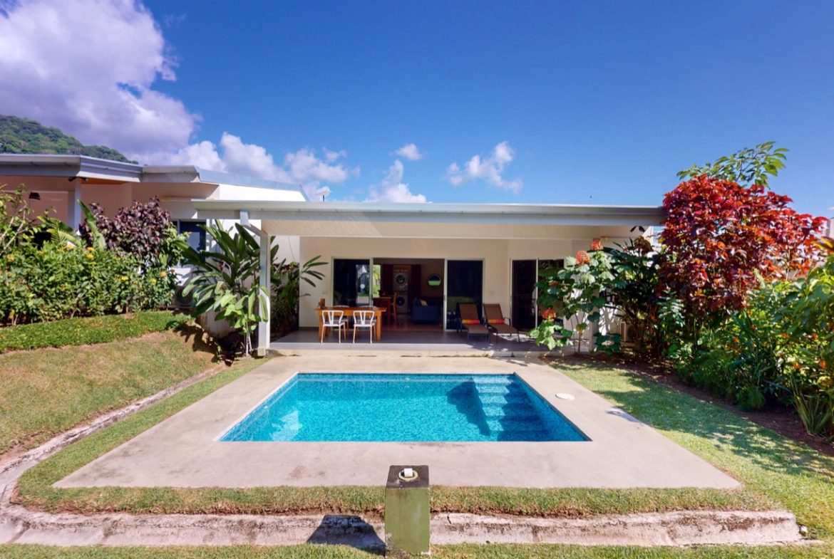 TURNKEY 2-BEDROOM RENTAL PROPERTY WITH PRIVATE POOL AND PROVEN INCOME POTENTIAL, Uvita, Costa Rica — photo 3