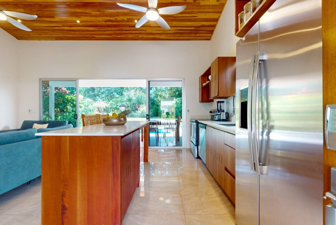 TURNKEY 2-BEDROOM RENTAL PROPERTY WITH PRIVATE POOL AND PROVEN INCOME POTENTIAL, Uvita, Costa Rica — photo 6