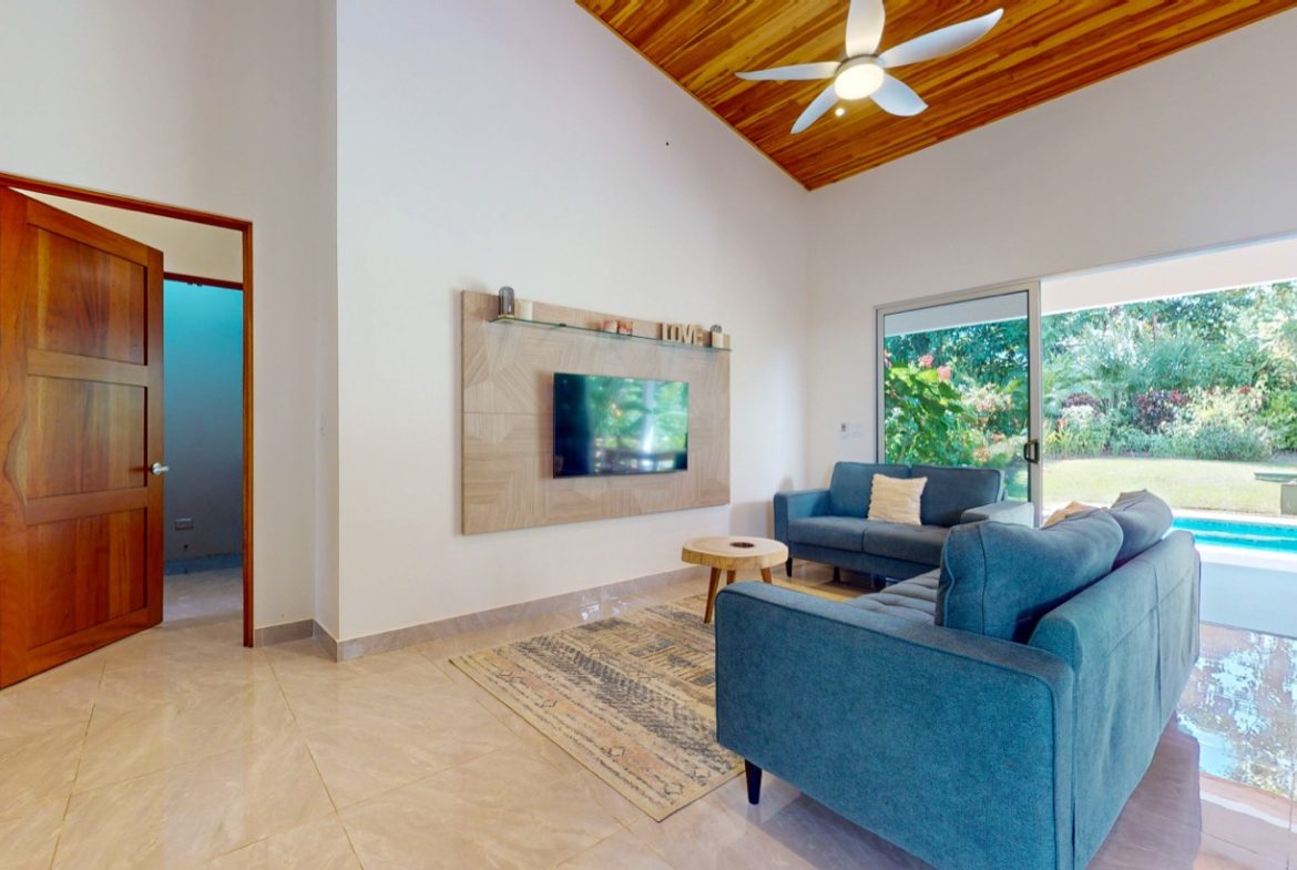 TURNKEY 2-BEDROOM RENTAL PROPERTY WITH PRIVATE POOL AND PROVEN INCOME POTENTIAL, Uvita, Costa Rica — photo 7