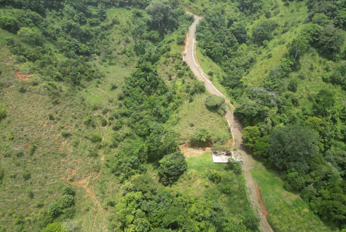 OCEAN & MOUNTAIN VIEW ESTATE WITH RIVER,CREEK, JUNGLE, PASTURE, AND DEVELOPMENT POTENTIAL NEAR DOMINICAL BEACH – 164.8-ACRE