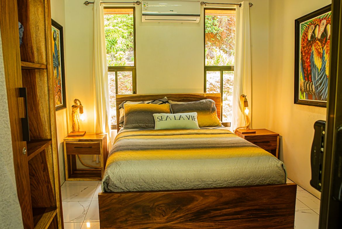 MODERN TROPICAL 3-BEDROOM VILLA ON 1.24 ACRES