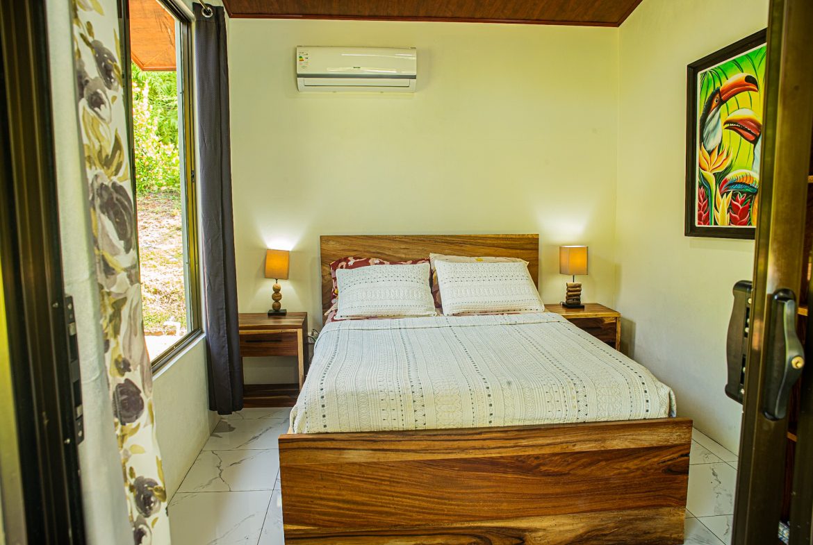 MODERN TROPICAL 3-BEDROOM VILLA ON 1.24 ACRES