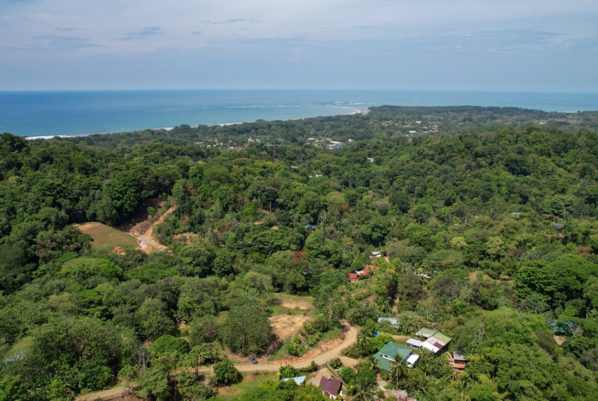OCEAN VIEW LOT WITH EXTRA BUILDING PLANTEL