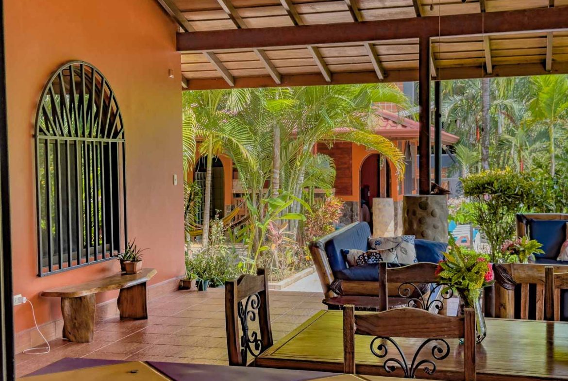 JUNGLE VIEW HOME IN OJOCHAL WITH GUEST ROOM AND MATURE FRUIT TREES – CLOSE TO AMENITIES, Uvita, Costa Rica — photo 7