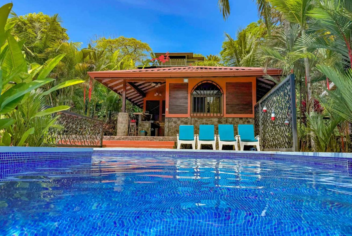 JUNGLE VIEW HOME IN OJOCHAL WITH GUEST ROOM AND MATURE FRUIT TREES – CLOSE TO AMENITIES, Uvita, Costa Rica — photo 4