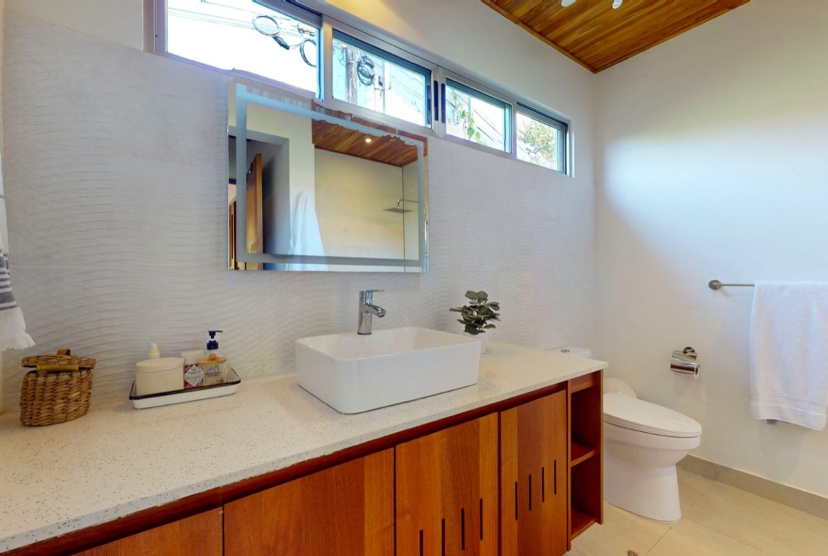 MODERN 3-BEDROOM HOME IN HEART OF OJOCHAL WITH PRIVATE POOL AND MOUNTAIN VIEWS, Uvita, Costa Rica — photo 4