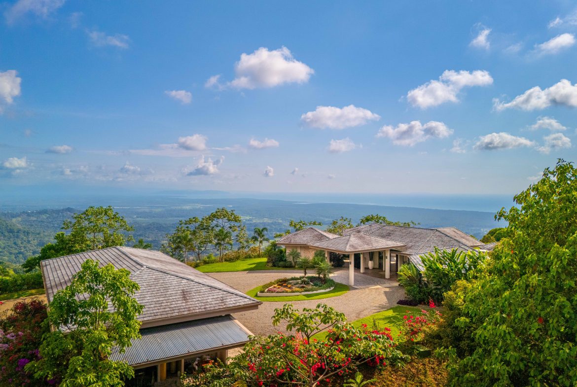 SUEÑO DEL PACIFICO – A LUXURIOUS MOUNTAIN-TOP SANCTUARY WITH UNRIVALED VIEWS – 6 ACRES, Uvita, Costa Rica — photo 5