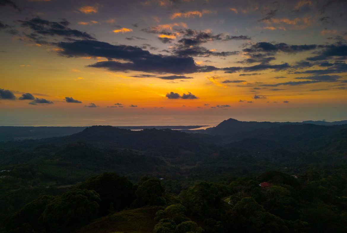 SUEÑO DEL PACIFICO – A LUXURIOUS MOUNTAIN-TOP SANCTUARY WITH UNRIVALED VIEWS – 6 ACRES