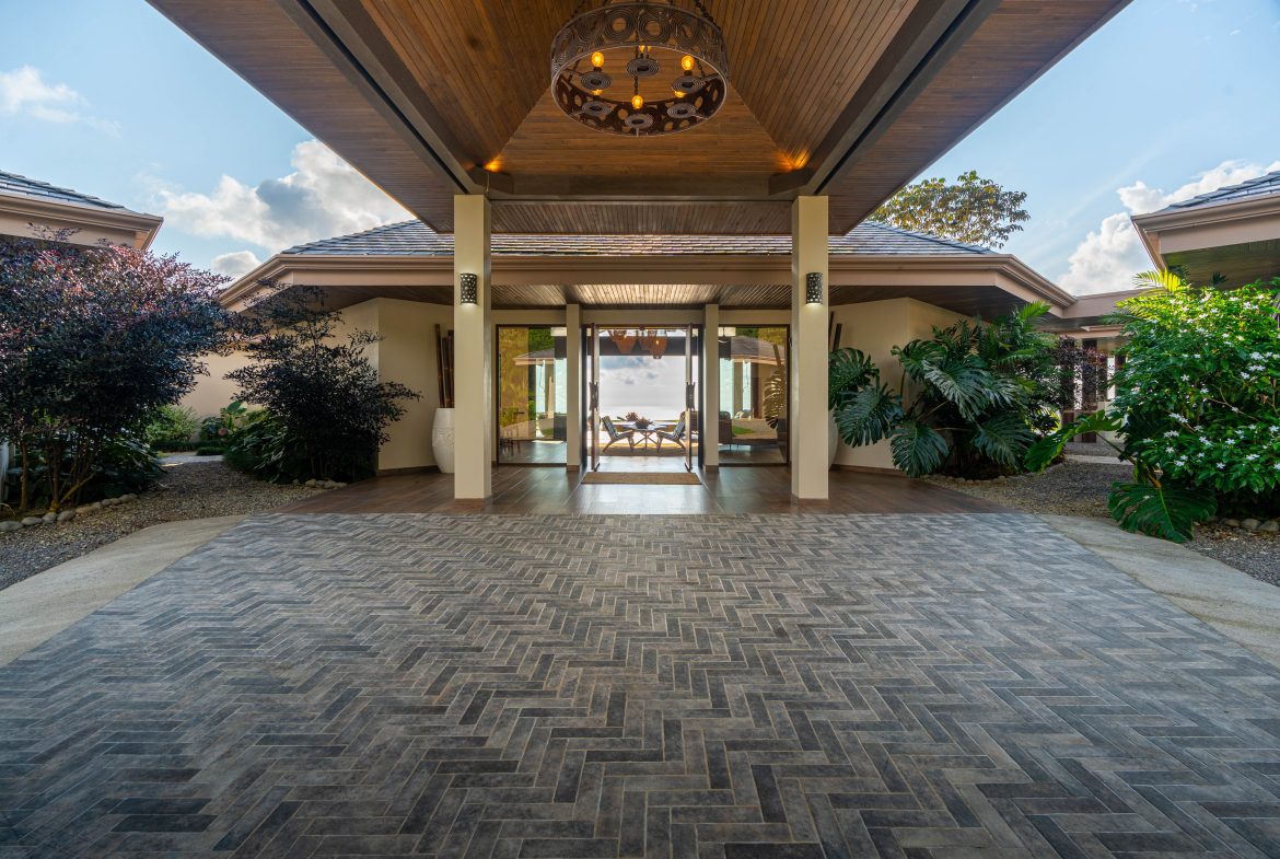 SUEÑO DEL PACIFICO – A LUXURIOUS MOUNTAIN-TOP SANCTUARY WITH UNRIVALED VIEWS – 6 ACRES