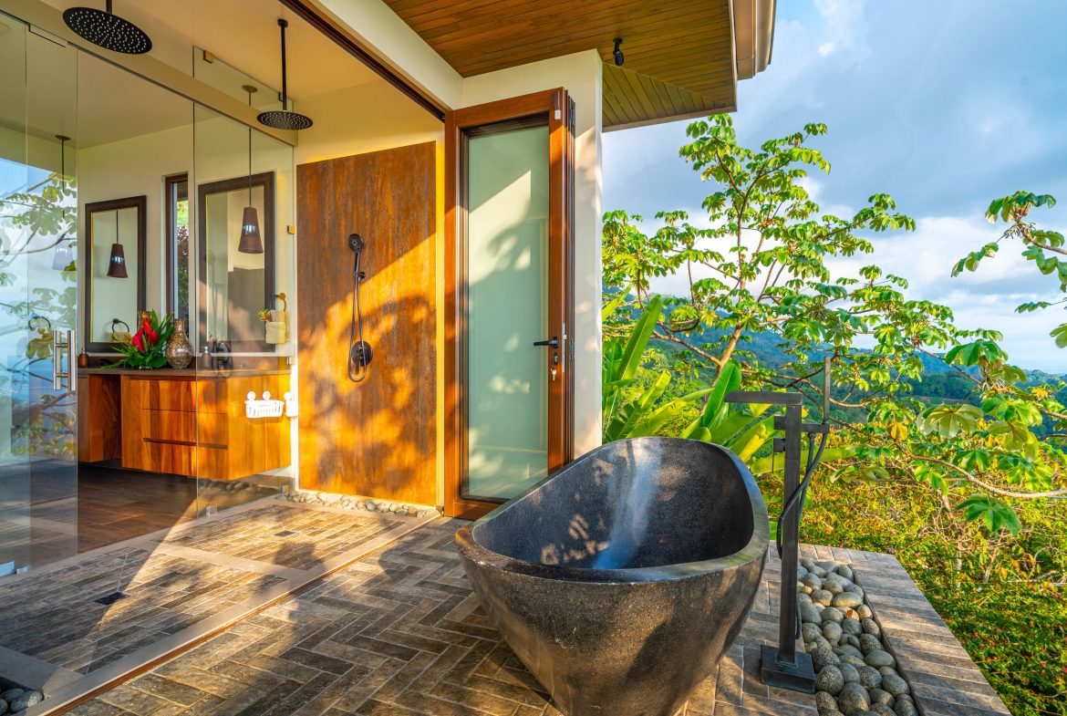 SUEÑO DEL PACIFICO – A LUXURIOUS MOUNTAIN-TOP SANCTUARY WITH UNRIVALED VIEWS – 6 ACRES