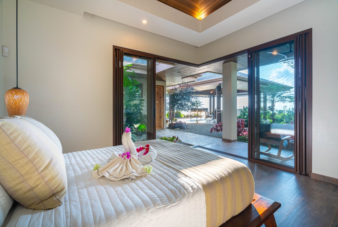 SUEÑO DEL PACIFICO – A LUXURIOUS MOUNTAIN-TOP SANCTUARY WITH UNRIVALED VIEWS – 6 ACRES