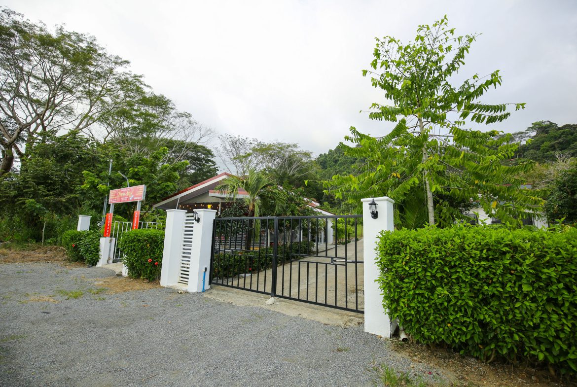 IDEAL RETIREMENT RETREAT NEAR DOMINICAL WITH INCOME POTENCIAL