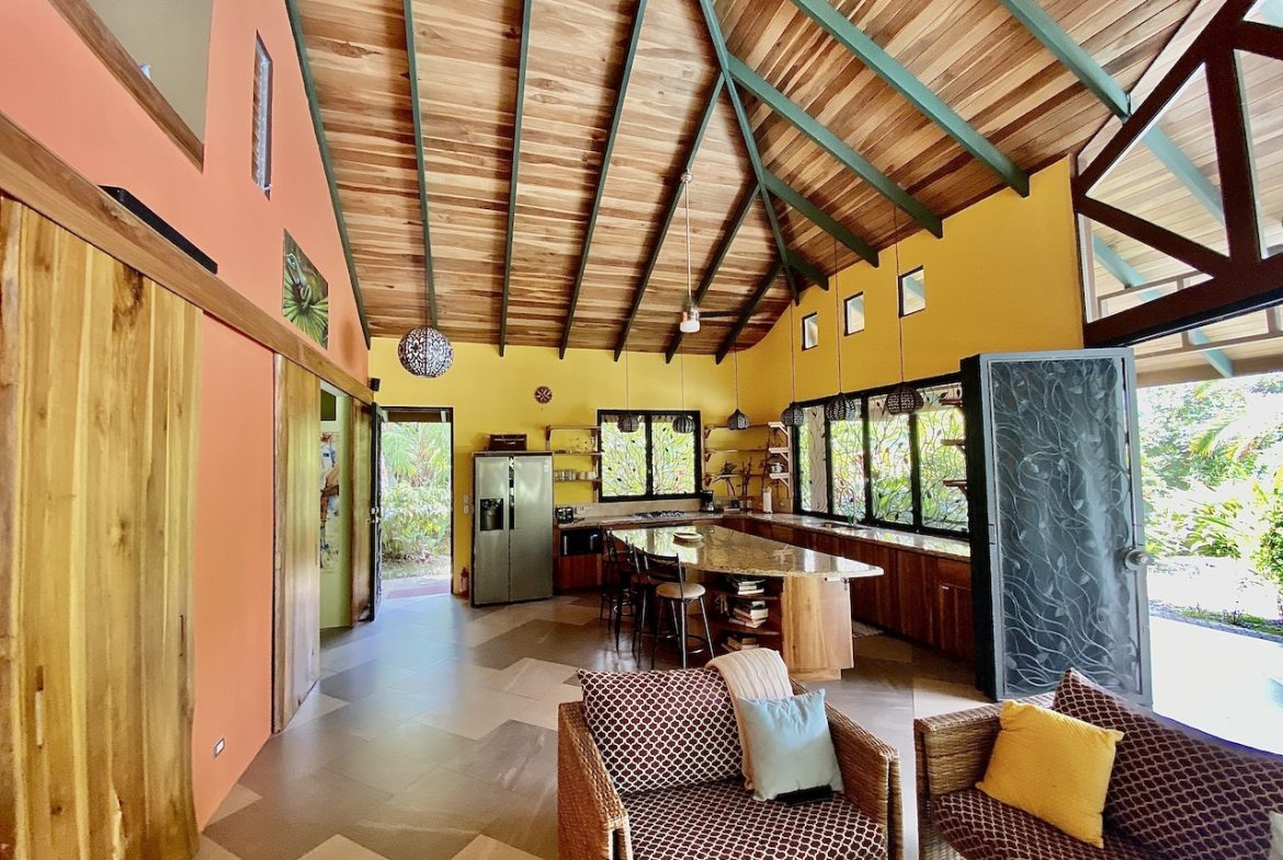 JUNGLE VIEW HOME IN PORTALON