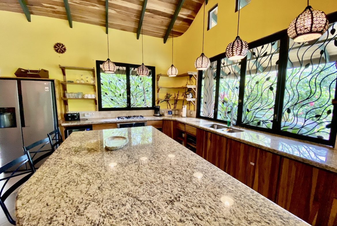 JUNGLE VIEW HOME IN PORTALON