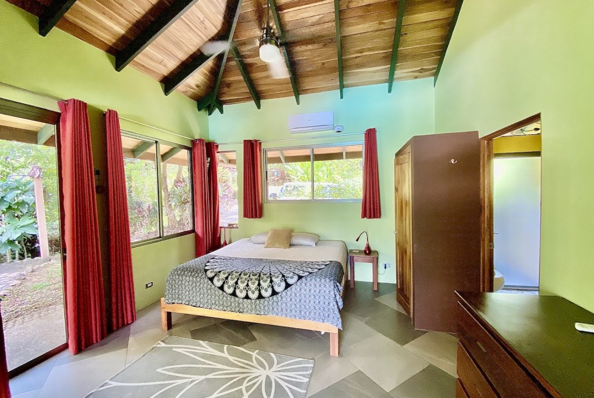 JUNGLE VIEW HOME IN PORTALON