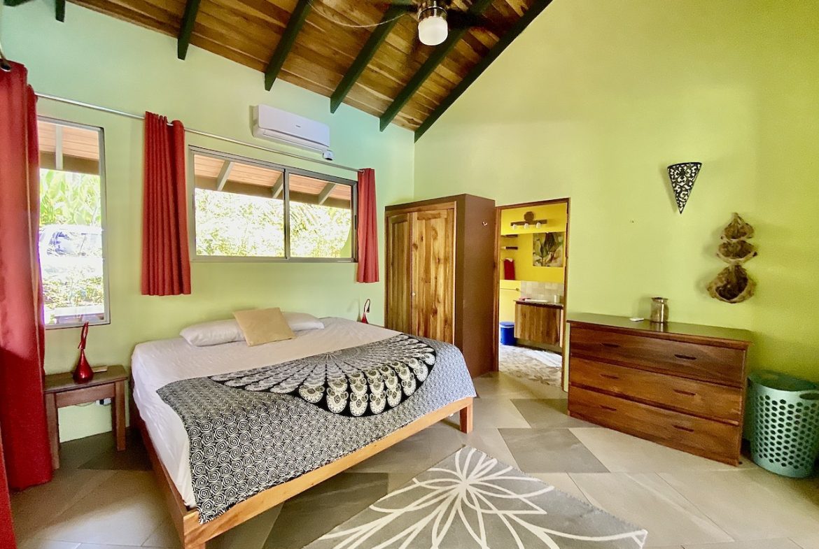 JUNGLE VIEW HOME IN PORTALON