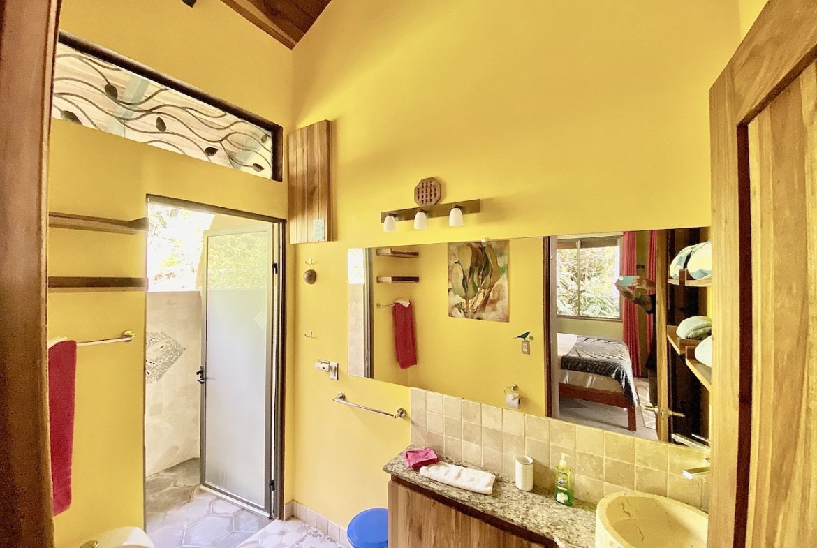 JUNGLE VIEW HOME IN PORTALON