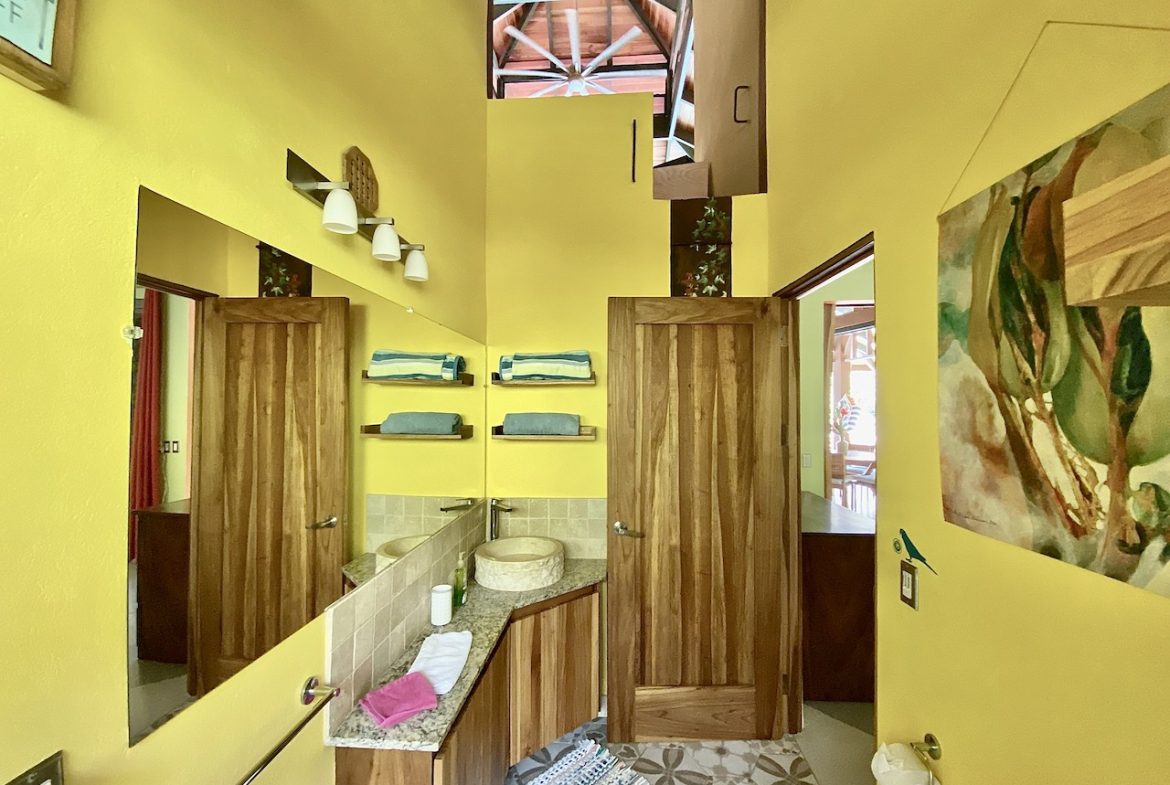 JUNGLE VIEW HOME IN PORTALON
