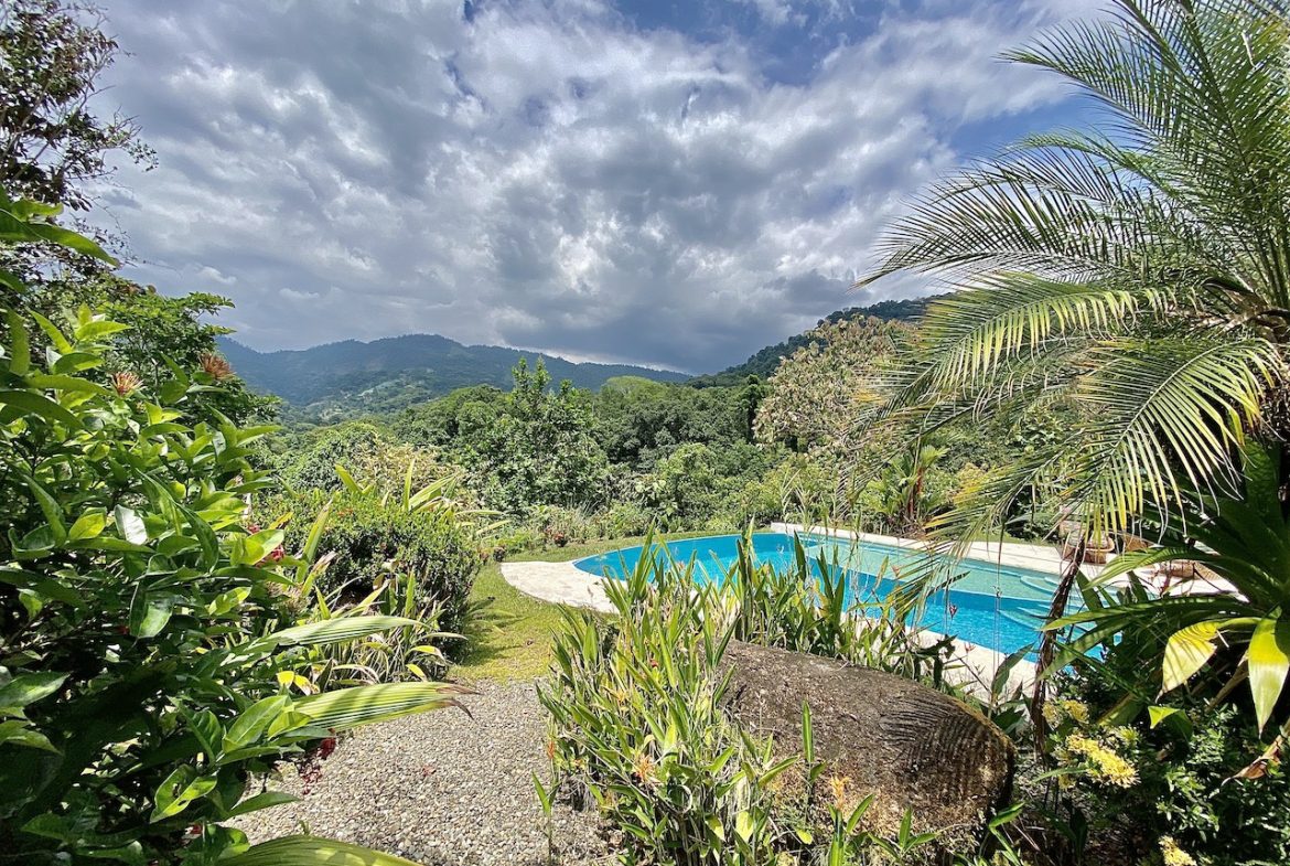 JUNGLE VIEW HOME IN PORTALON