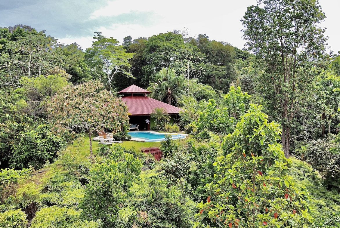 JUNGLE VIEW HOME IN PORTALON