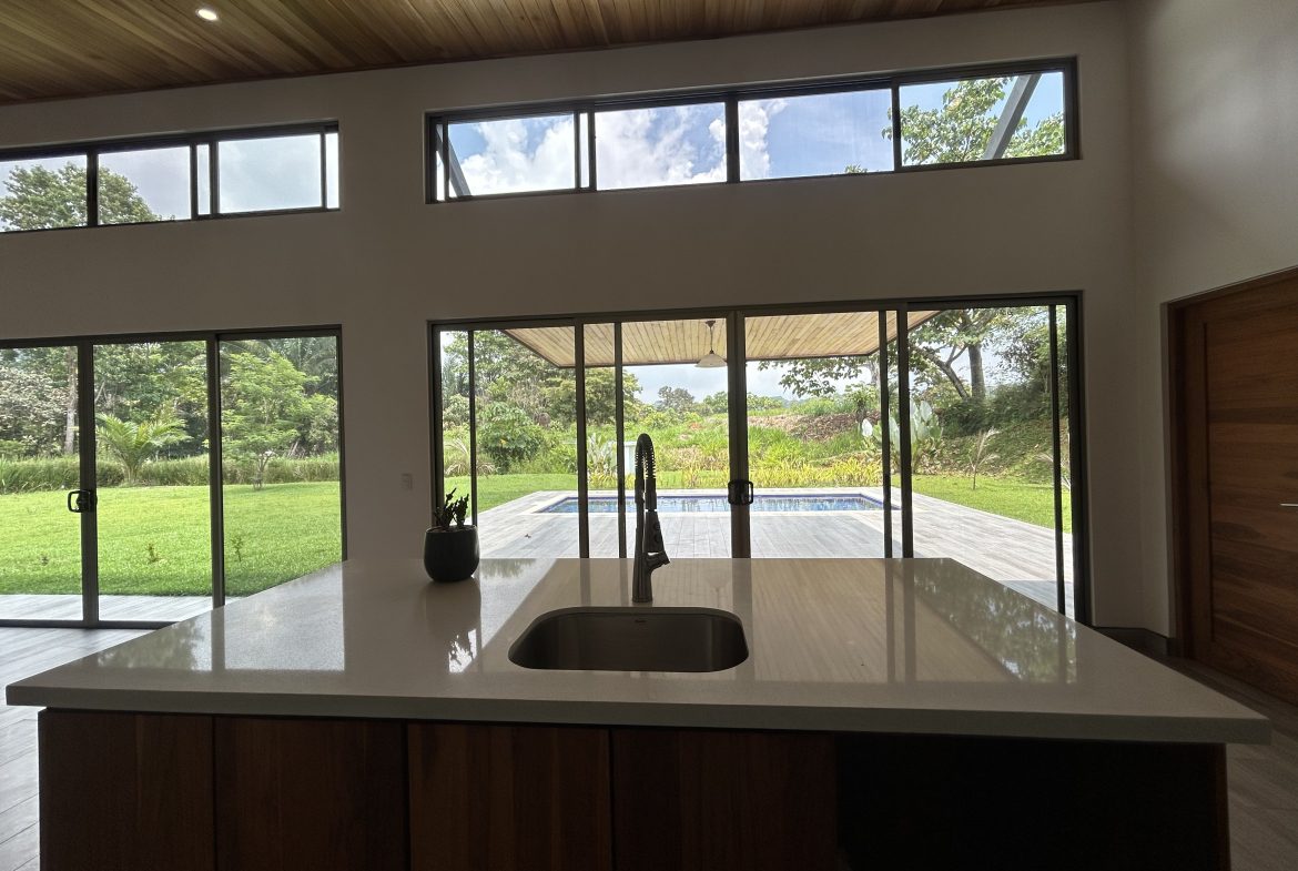 BEST DEAL IN THE AREA WITH 3 DIFFERENT SIZE HOMES WITH MOUNTAIN VIEW , POOL , LANDSCAPED AND TURN KEY OFFERING, Uvita, Costa Rica — photo 5