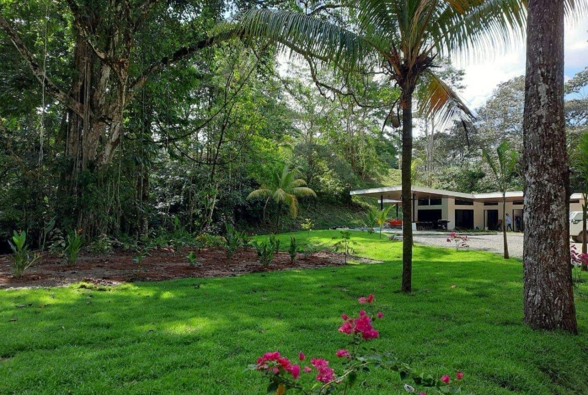 VILLA SHANTI: LUXURY JUNGLE RETREAT IN OJOCHAL, COSTA RICA – 1.17 ACRES, Uvita, Costa Rica — photo 3