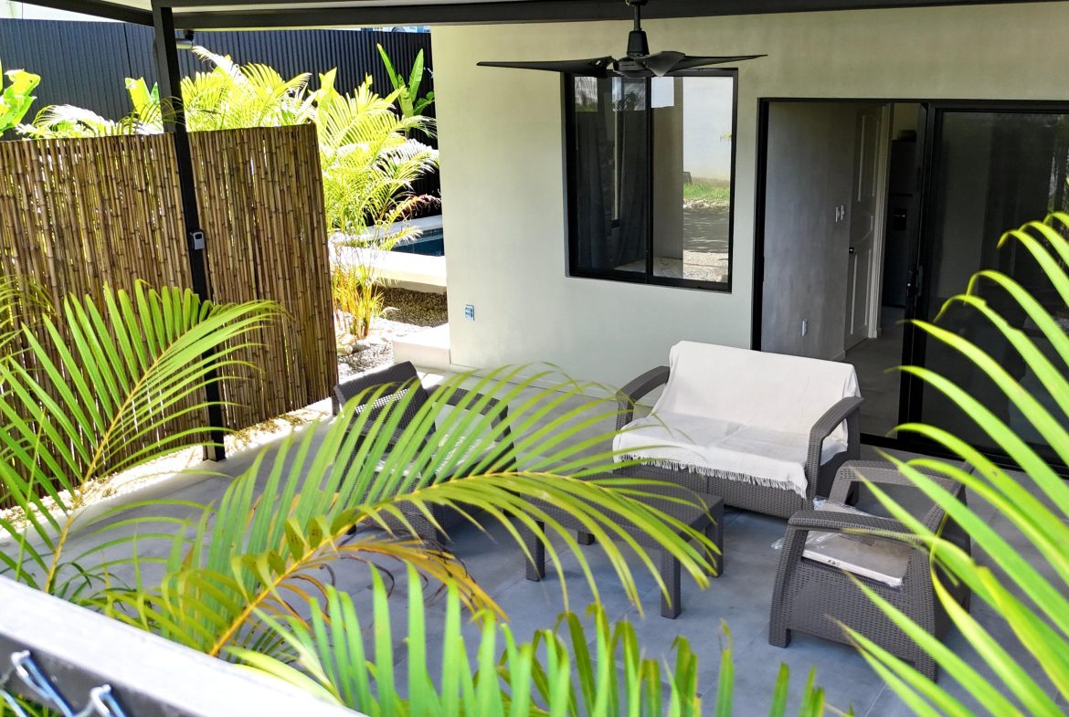 WALKING DISTANCE TO THE BEACH
