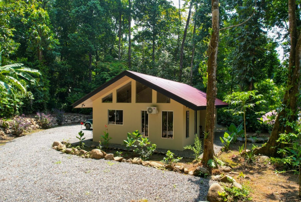 TROPICAL RIVERFRONT ESTATE IN CINCO VENTANAS – 5.65 ACRES WITH MULTIPLE HOMES, BUILD SITES & JUNGLE OASIS, Uvita, Costa Rica — photo 5