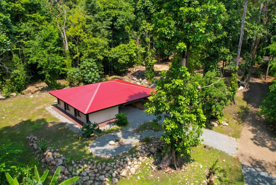 TROPICAL RIVERFRONT ESTATE IN CINCO VENTANAS – 5.65 ACRES WITH MULTIPLE HOMES, BUILD SITES & JUNGLE OASIS