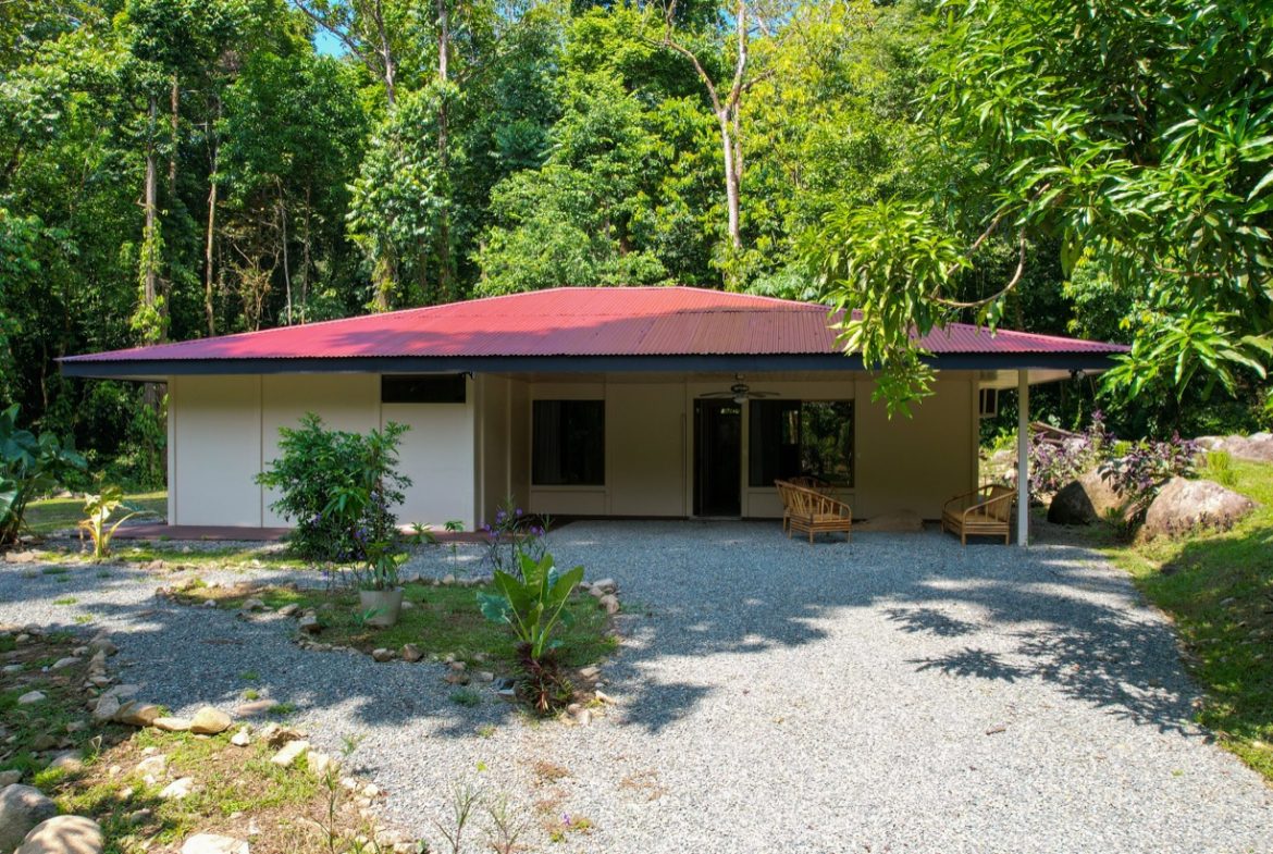 TROPICAL RIVERFRONT ESTATE IN CINCO VENTANAS – 5.65 ACRES WITH MULTIPLE HOMES, BUILD SITES & JUNGLE OASIS, Uvita, Costa Rica — photo 4
