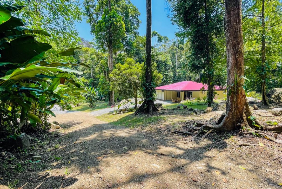 TROPICAL RIVERFRONT ESTATE IN CINCO VENTANAS – 5.65 ACRES WITH MULTIPLE HOMES, BUILD SITES & JUNGLE OASIS