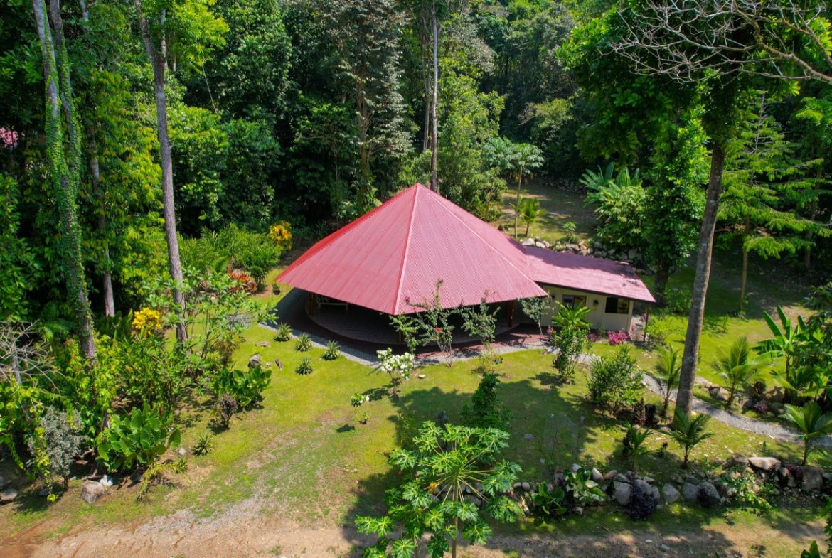 TROPICAL RIVERFRONT ESTATE IN CINCO VENTANAS – 5.65 ACRES WITH MULTIPLE HOMES, BUILD SITES & JUNGLE OASIS
