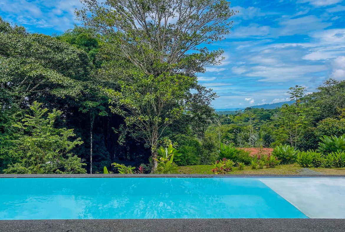 BEAUTIFUL AND MODERN HOME IN UVITA WITH INFINITY POOL, OCEAN VIEWS AND RENTAL OPTIONS, Uvita, Costa Rica — photo 3