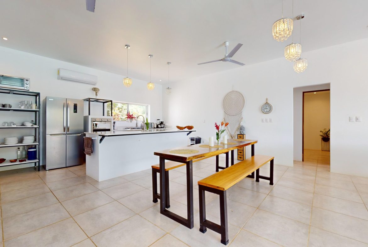 BEAUTIFUL AND MODERN HOME IN UVITA WITH INFINITY POOL, OCEAN VIEWS AND RENTAL OPTIONS, Uvita, Costa Rica — photo 8