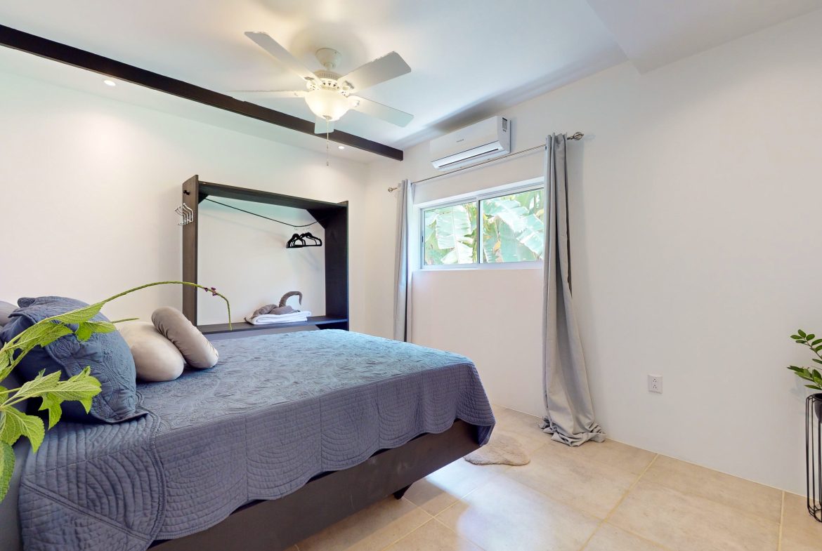 BEAUTIFUL AND MODERN HOME IN UVITA WITH INFINITY POOL, OCEAN VIEWS AND RENTAL OPTIONS