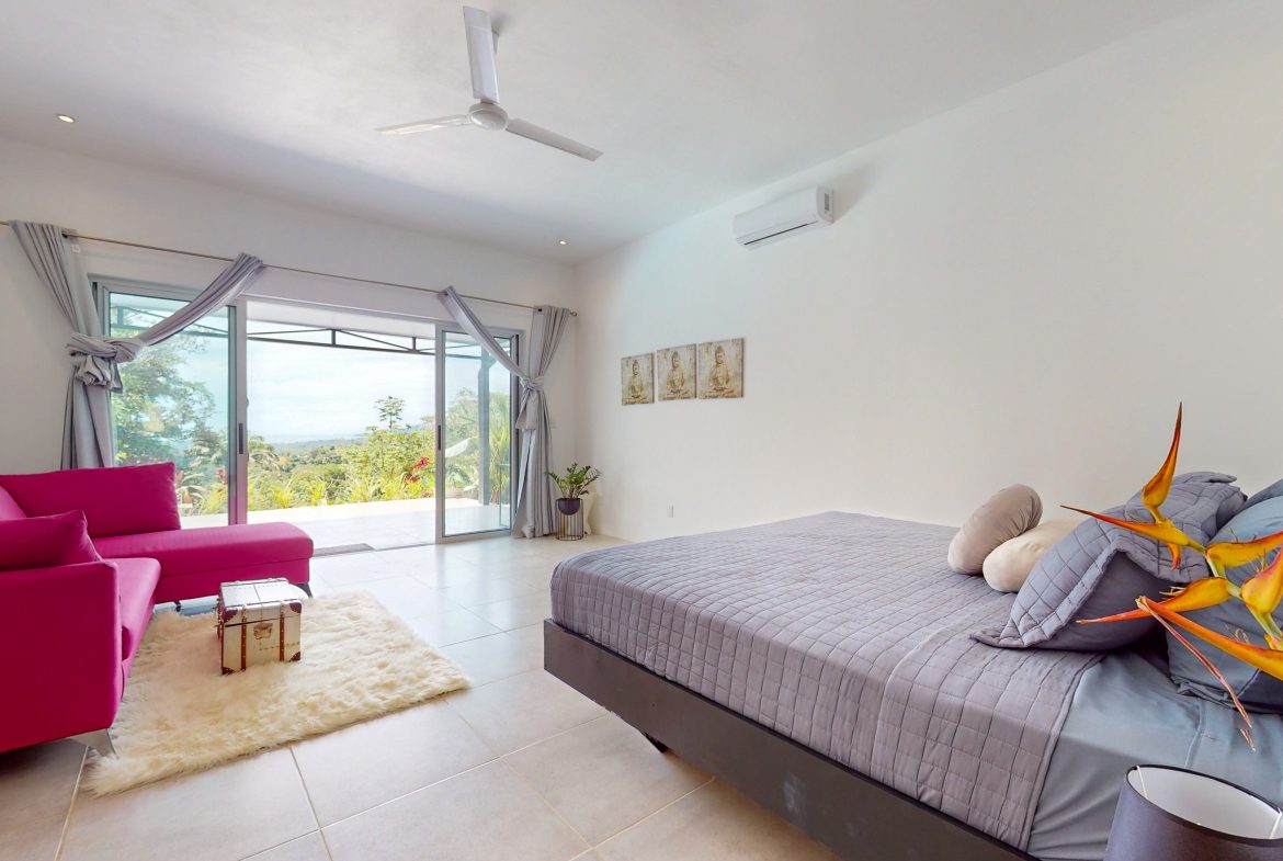 BEAUTIFUL AND MODERN HOME IN UVITA WITH INFINITY POOL, OCEAN VIEWS AND RENTAL OPTIONS