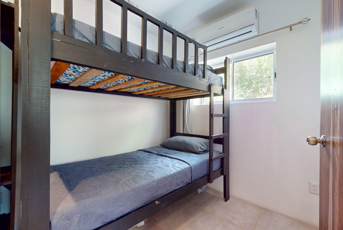 BEAUTIFUL AND MODERN HOME IN UVITA WITH INFINITY POOL, OCEAN VIEWS AND RENTAL OPTIONS