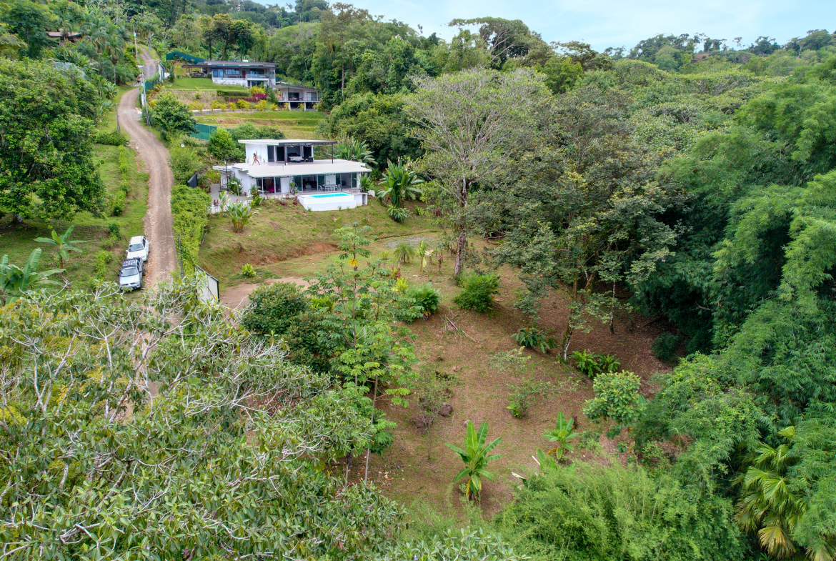 BEAUTIFUL AND MODERN HOME IN UVITA WITH INFINITY POOL, OCEAN VIEWS AND RENTAL OPTIONS