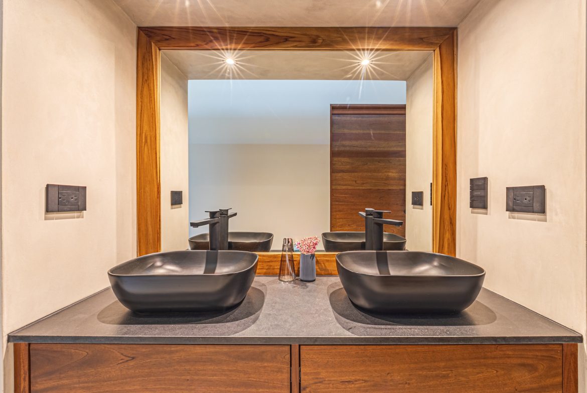 CASA KOULES – LUXURY OCEAN VIEW HOME IN COSTA VERDE ESTATES
